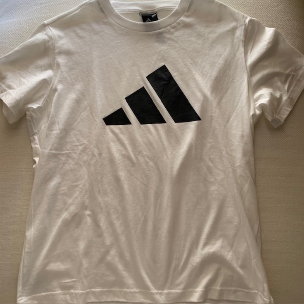 ADIDAS Tee - Picture 2 of 3
